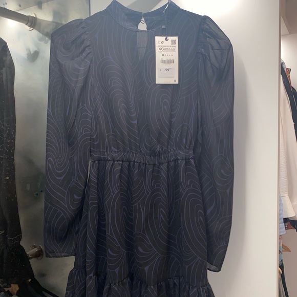 Zara printed mini dress. Tags still on never worn - Picture 4 of 10